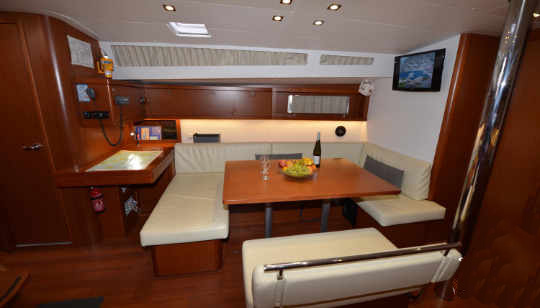 Image of Pherousa yacht #9