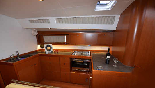 Image of Pherousa yacht #10