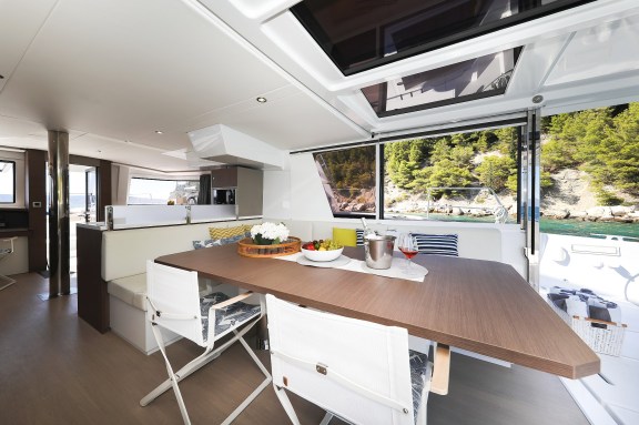 Image of Vaya Con Dios yacht #22