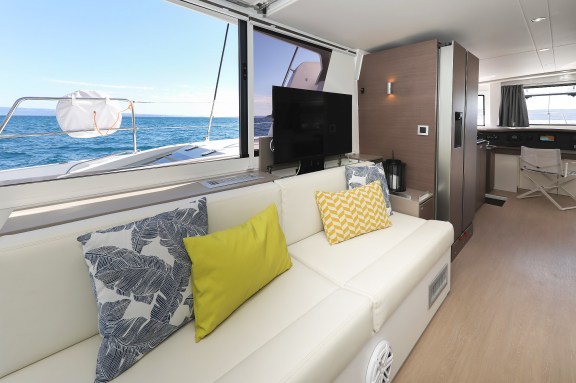 Image of Vaya Con Dios yacht #24