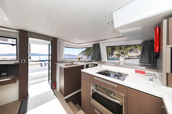 Image of Vaya Con Dios yacht #28