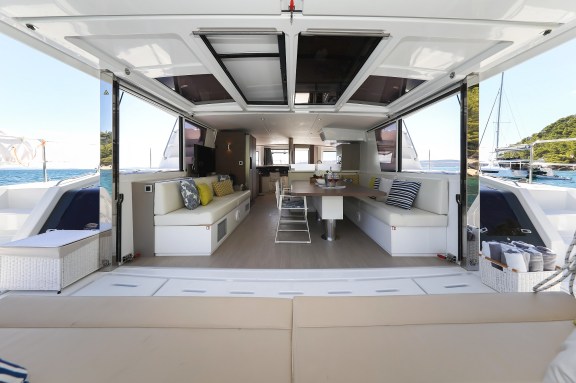 Image of Vaya Con Dios yacht #19