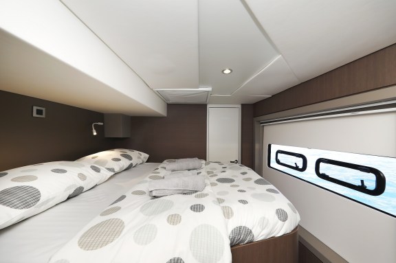 Image of Vaya Con Dios yacht #33