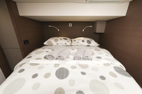 Image of Vaya Con Dios yacht #34