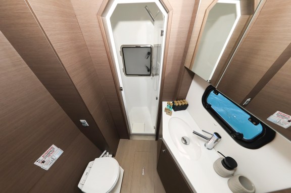 Image of Vaya Con Dios yacht #39