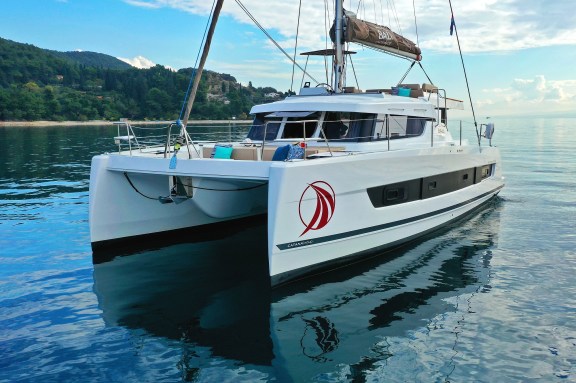 Image of Salty Dragon yacht #7