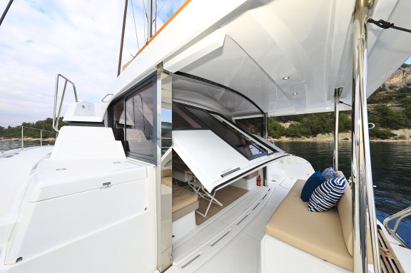 Image of Salty Dragon yacht #16