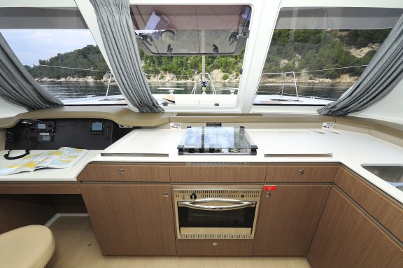 Image of Salty Dragon yacht #22