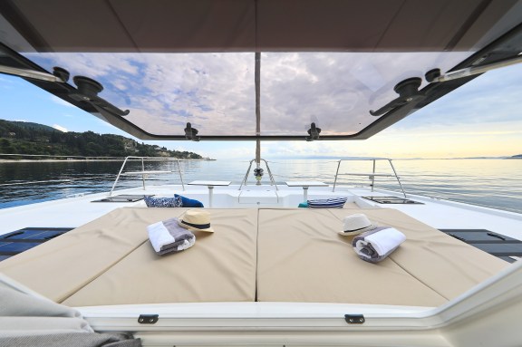 Image of Salty Dragon yacht #17