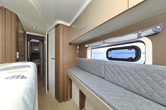 Image of Salty Dragon yacht #26