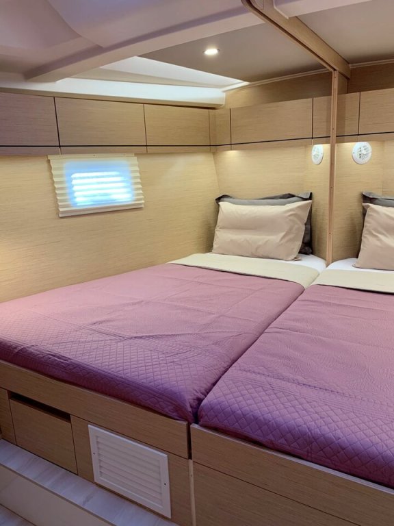 Image of Artemis yacht #24