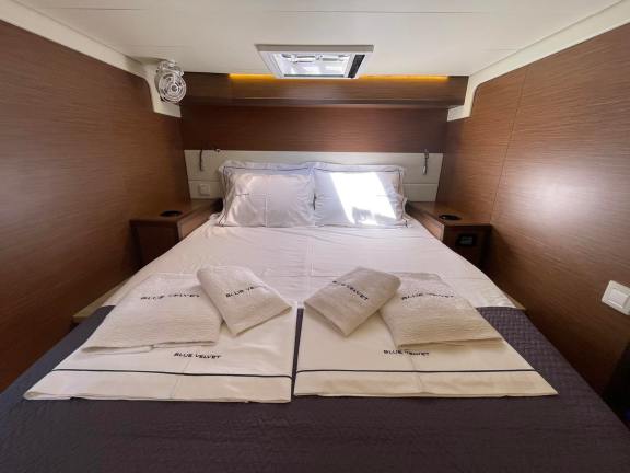 Image of Blue Velvet yacht #12