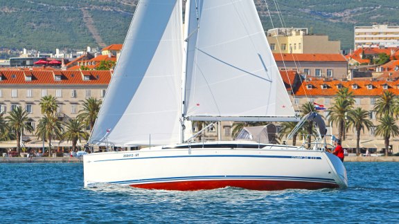 Image of Artina yacht #4
