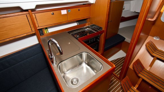 Image of Artina yacht #14