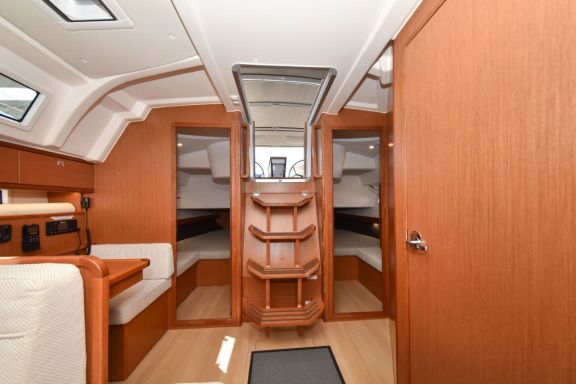 Image of Nixie yacht #27