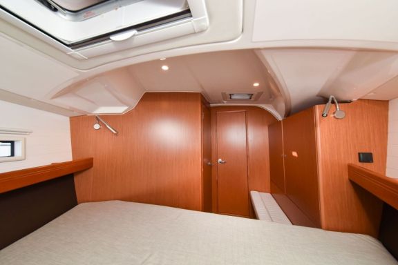 Image of Nixie yacht #30