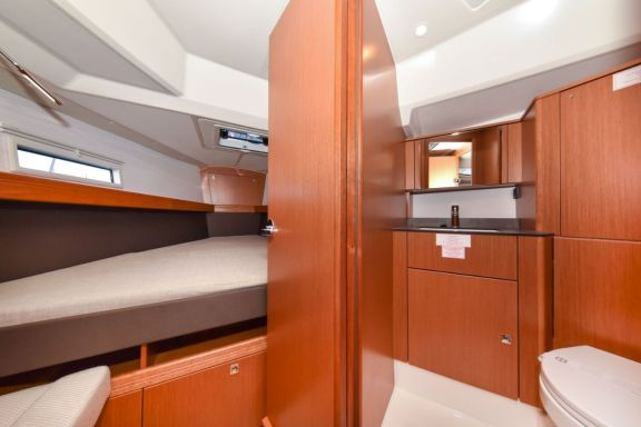 Image of Nixie yacht #31