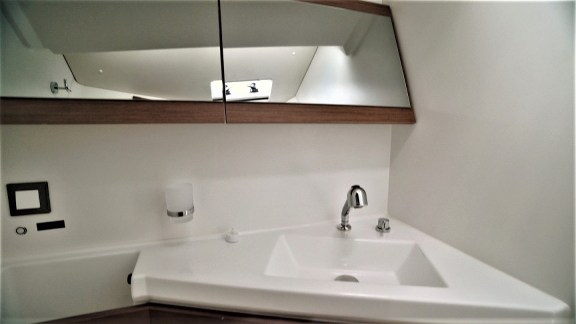 Image of Aeolian Melody yacht #17