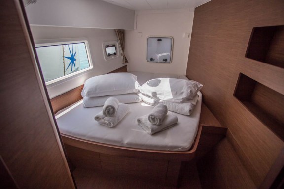 Image of Angela V yacht #12