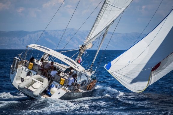 Image of Queen Axiera (crewed) yacht #6