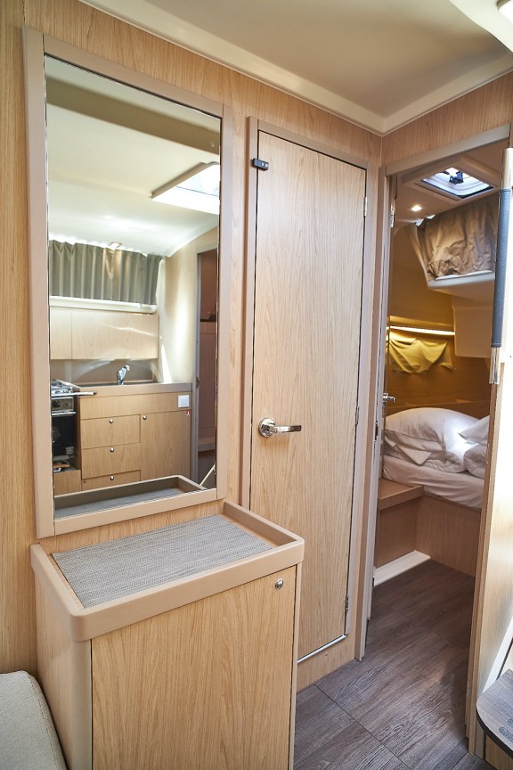 Image of White Beauty yacht #7