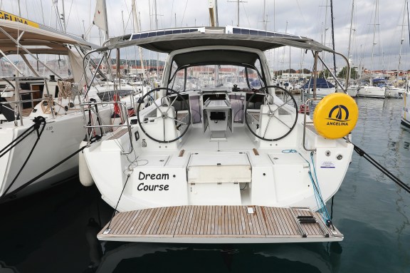 Image of Dream Course yacht #3