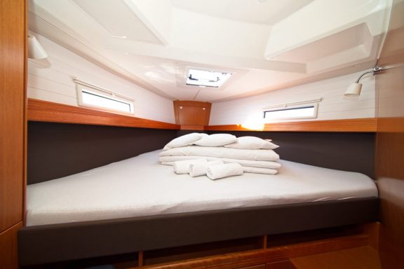 Image of MH 62 yacht #13