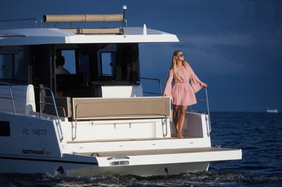 Image of Maya Bay 3 yacht #7