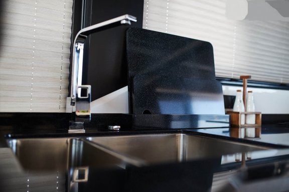 Image of Maya Bay 3 yacht #17