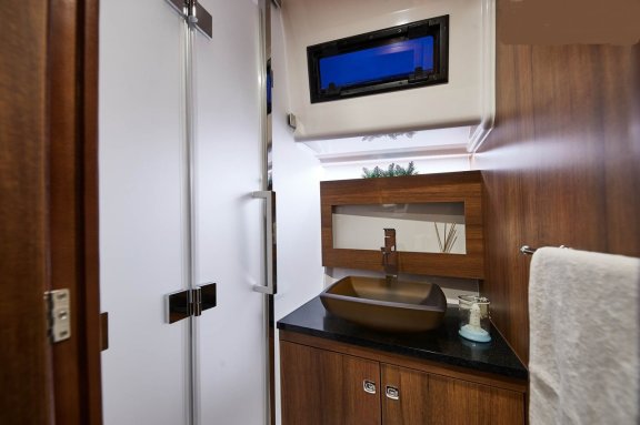 Image of Maya Bay 3 yacht #22