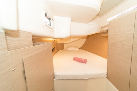 Image of Meraki of London yacht #11