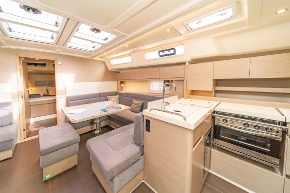 Image of Meraki of London yacht #12