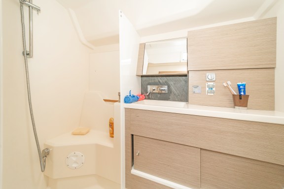 Image of Meraki of London yacht #13