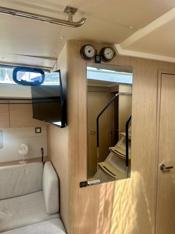 Image of Full Moon yacht #4