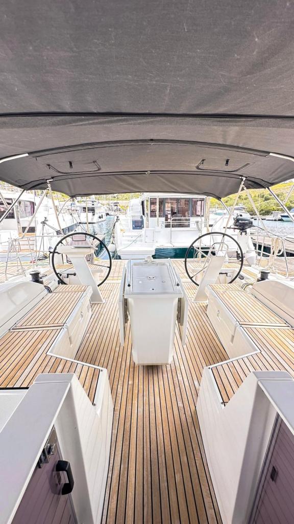 Image of Full Moon yacht #8