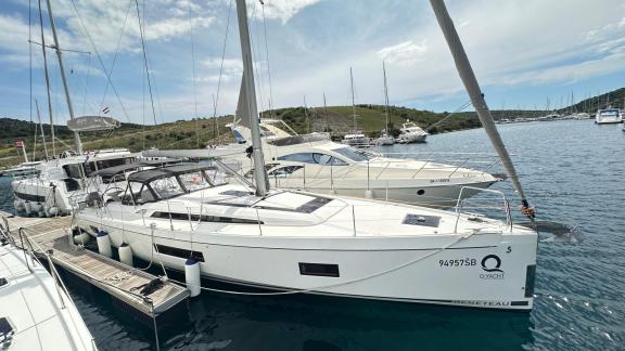 Image of Full Moon yacht #12