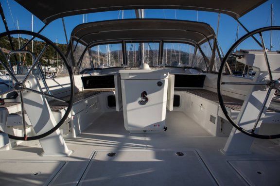 Image of Full Moon yacht #5