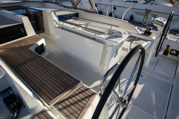 Image of Full Moon yacht #10