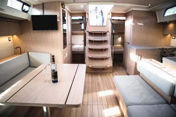 Image of Full Moon yacht #12