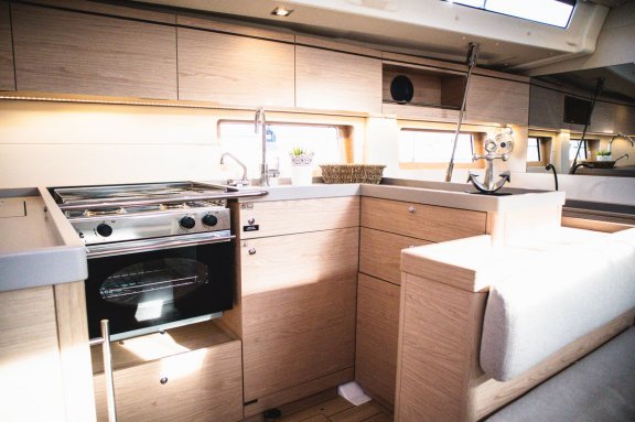 Image of Full Moon yacht #16