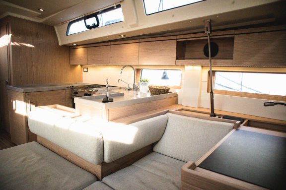 Image of Full Moon yacht #18