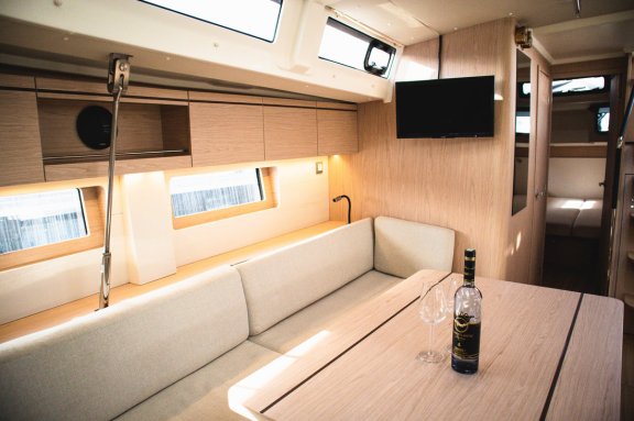 Image of Full Moon yacht #19