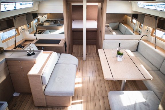 Image of Full Moon yacht #11