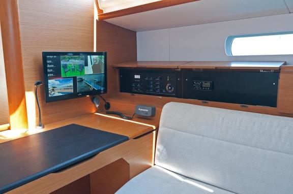 Image of Aqua Kiss yacht #7