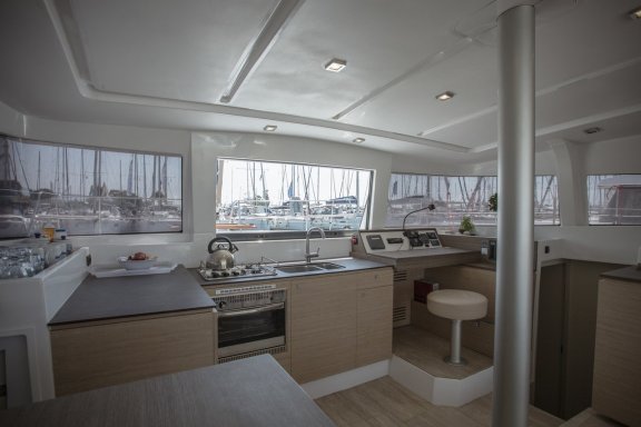 Image of Blue Dream II yacht #16