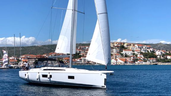 Image of Cloudy Bay yacht #7