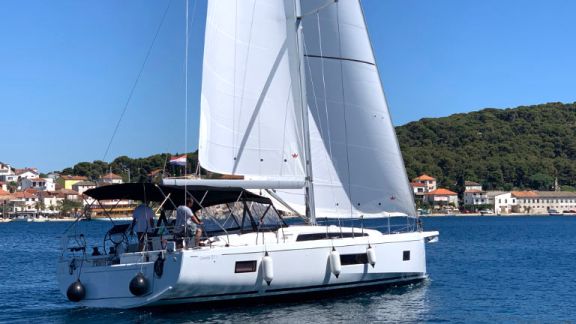 Image of Cloudy Bay yacht #10