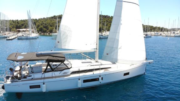 Image of Cloudy Bay yacht #14