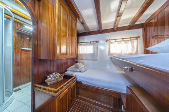 Image of Atalanta yacht #22