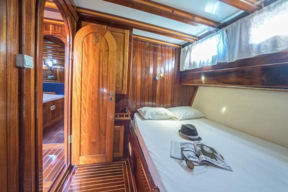 Image of Atalanta yacht #23